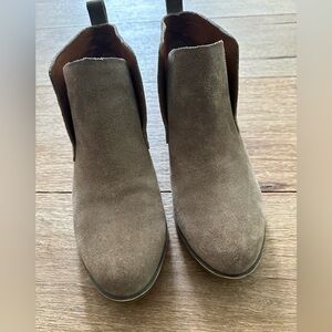 Lucky brand size 6.5 suede leather ankle boots